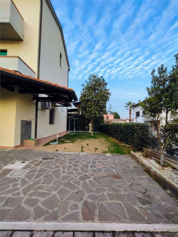 casa indipendente in vendita ad Osimo