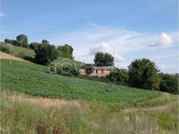 casa indipendente in vendita ad Osimo in zona Casenuove