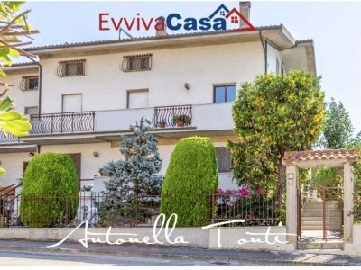 casa indipendente in vendita ad Osimo