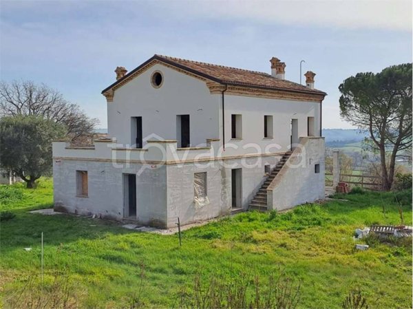 casa indipendente in vendita ad Osimo in zona Abbadia