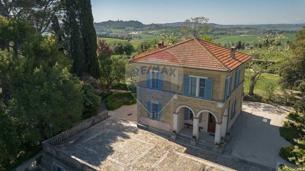 casa indipendente in vendita ad Osimo in zona Abbadia