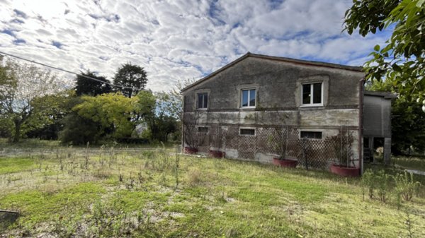 casa indipendente in vendita ad Osimo in zona Passatempo