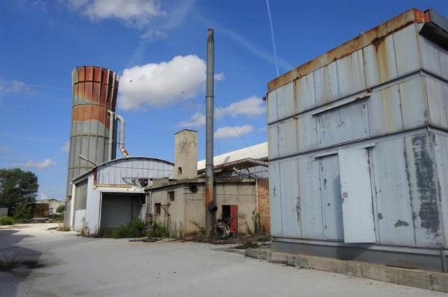 locale commerciale in vendita ad Osimo