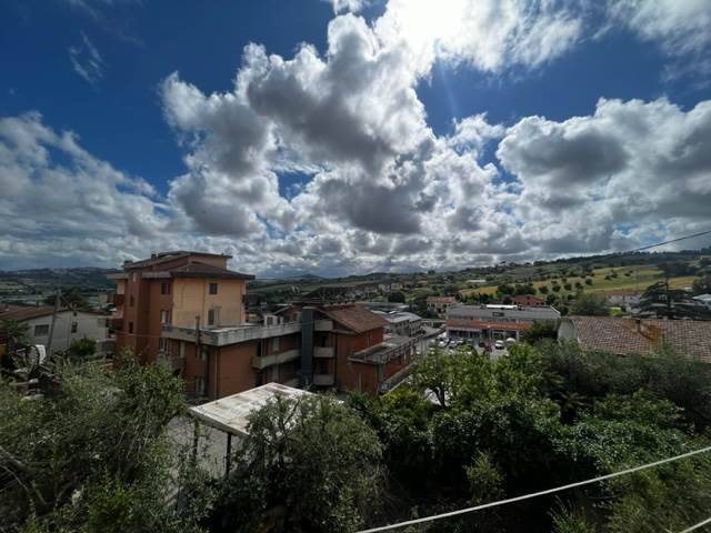 casa indipendente in vendita ad Osimo in zona San Biagio