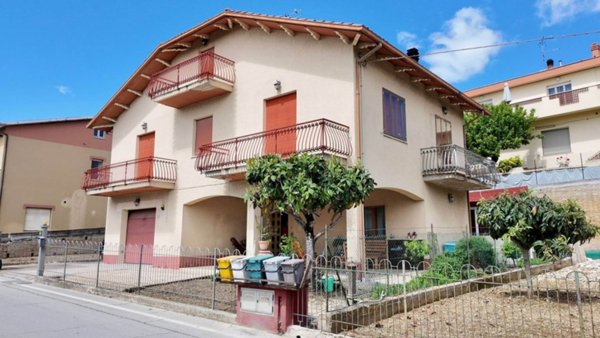 casa indipendente in vendita ad Osimo in zona Passatempo