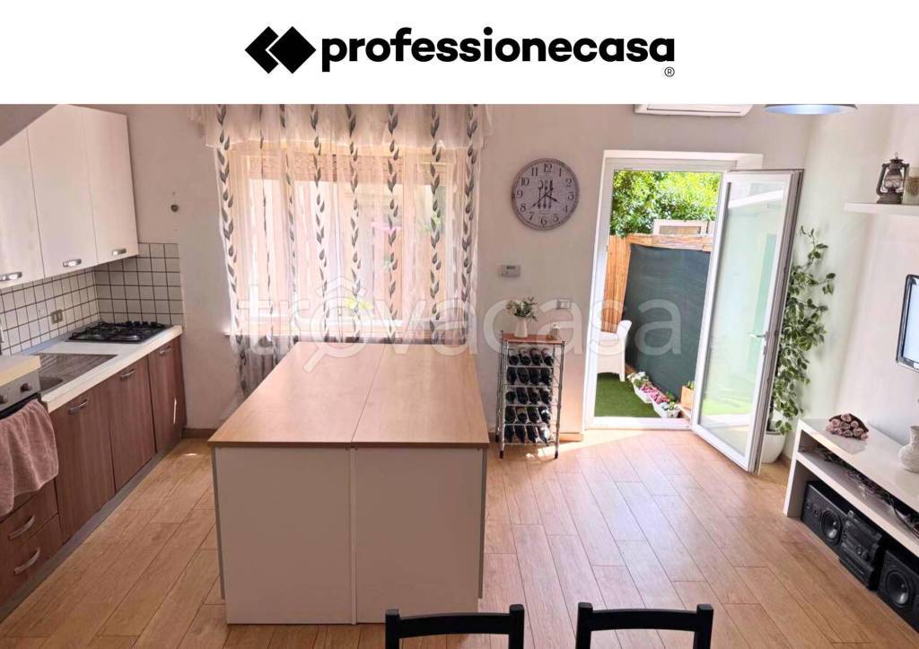 casa indipendente in vendita ad Osimo in zona Campocavallo