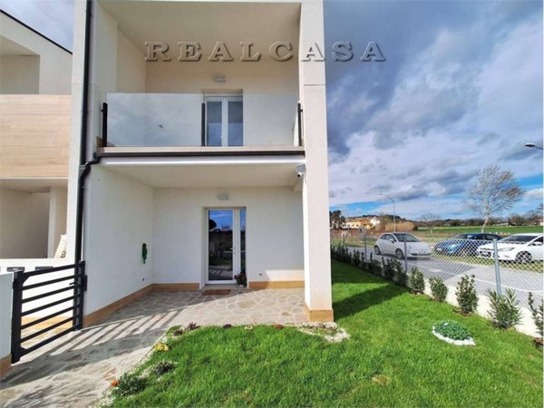 casa indipendente in vendita ad Osimo in zona Passatempo