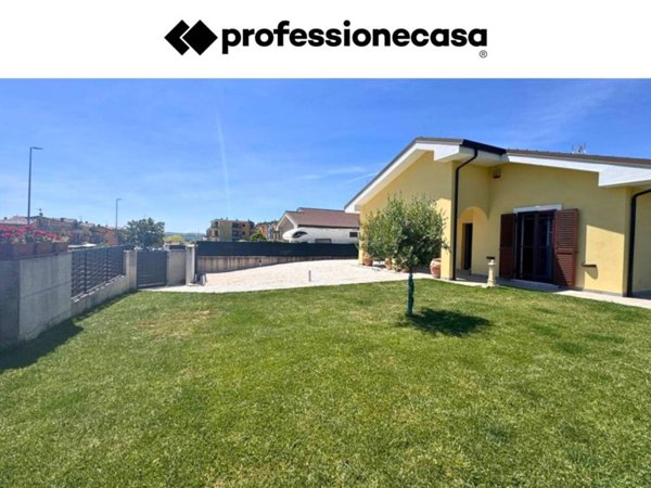 casa indipendente in vendita ad Osimo