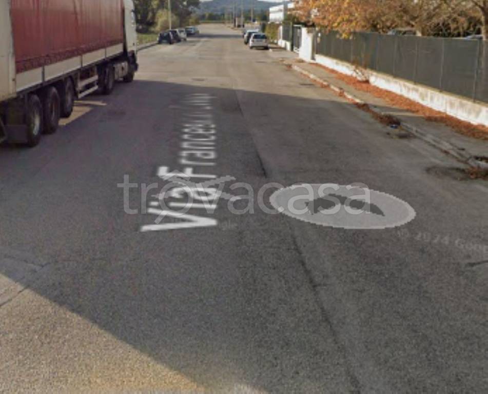 locale commerciale in vendita ad Osimo in zona Osimo Stazione