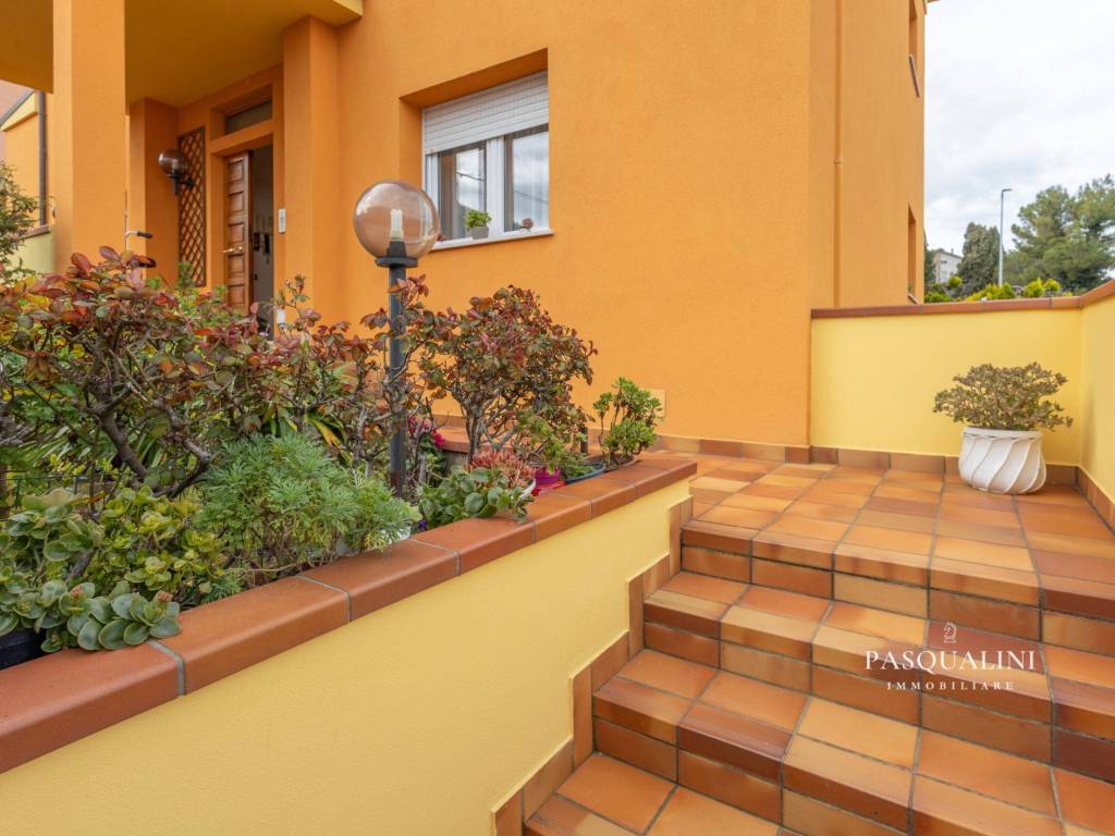 casa indipendente in vendita ad Osimo in zona San Sabino