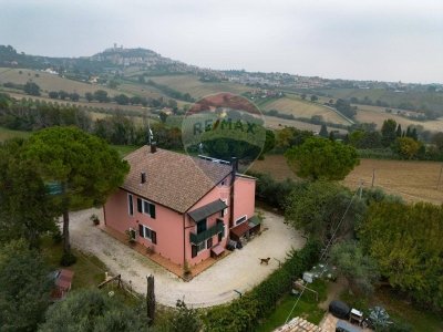 casa indipendente in vendita ad Osimo