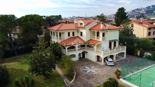 casa indipendente in vendita ad Osimo in zona San Sabino