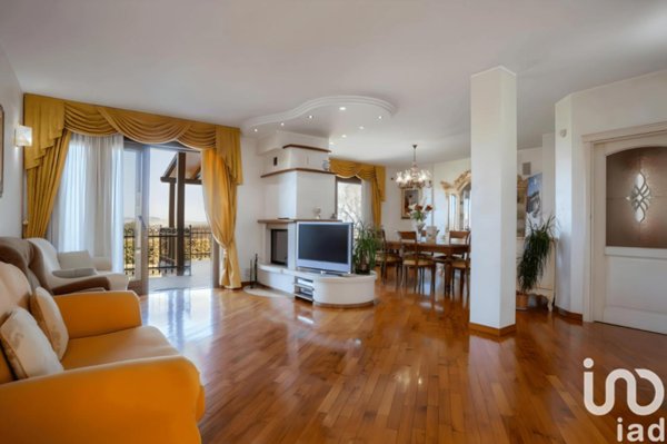 casa indipendente in vendita ad Osimo in zona San Sabino