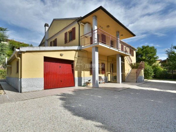 casa indipendente in vendita ad Osimo
