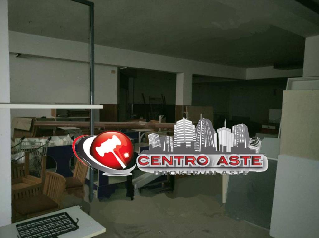 negozio in vendita ad Osimo