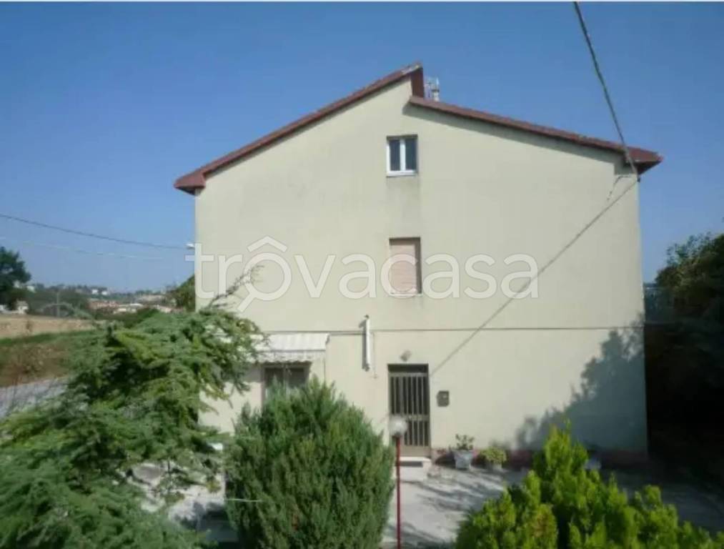 appartamento in vendita ad Osimo in zona Campocavallo