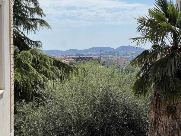appartamento in vendita ad Osimo in zona Osimo Stazione