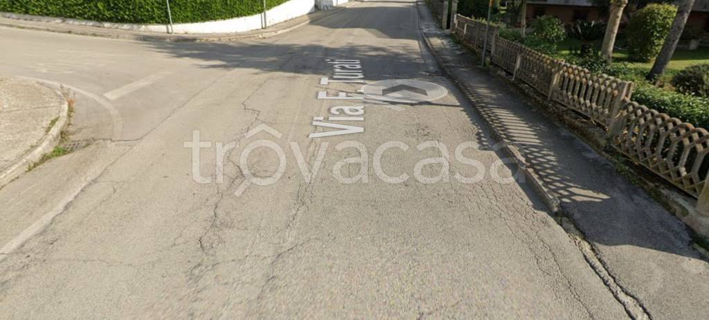 locale commerciale in vendita ad Osimo in zona Passatempo