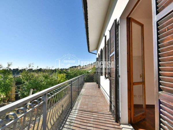 casa indipendente in vendita ad Osimo in zona San Paterniano