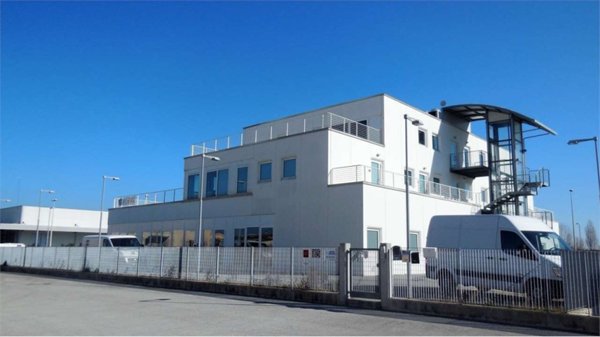 ufficio in vendita ad Osimo in zona Osimo Stazione