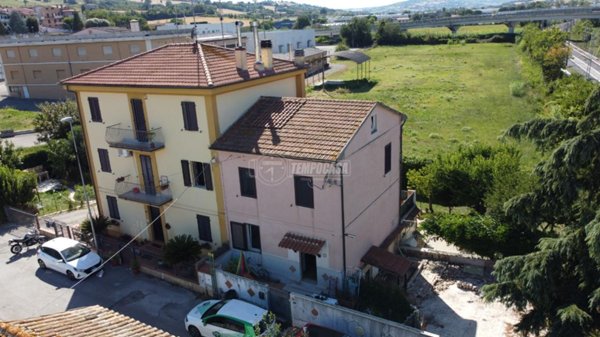 casa indipendente in vendita ad Osimo