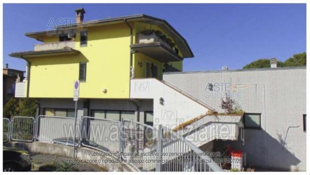 locale commerciale in vendita ad Osimo in zona Passatempo