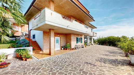 casa indipendente in vendita ad Osimo in zona Abbadia