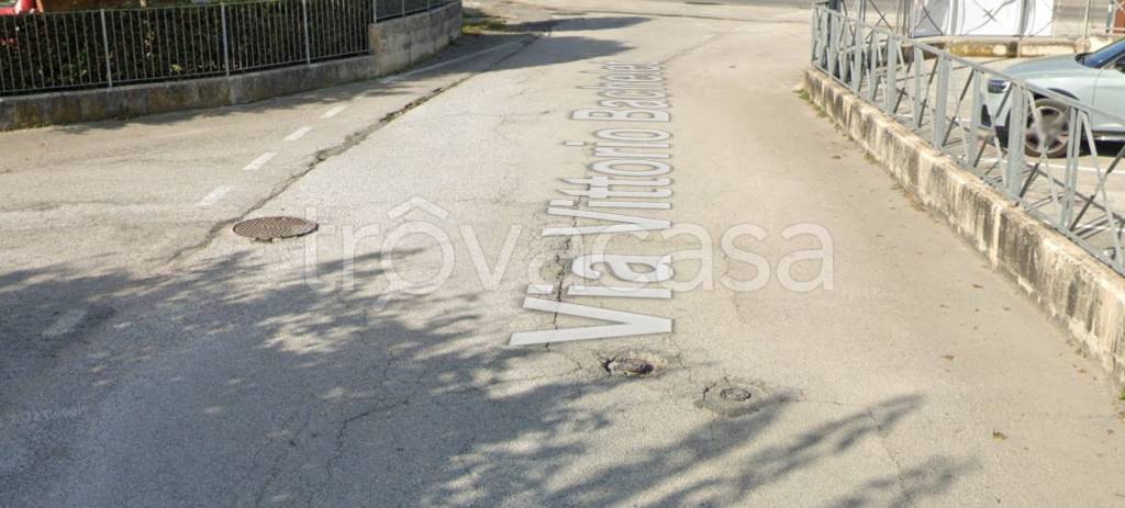 ufficio in vendita ad Osimo in zona Campocavallo