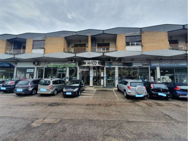 negozio in vendita ad Osimo