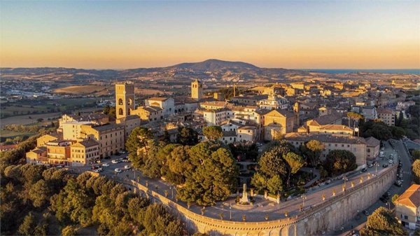 casa indipendente in vendita ad Osimo