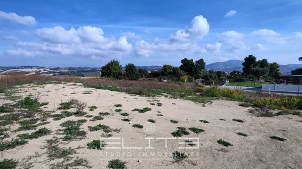 terreno edificabile in vendita ad Osimo in zona San Biagio