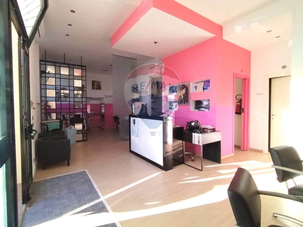 negozio in vendita ad Osimo