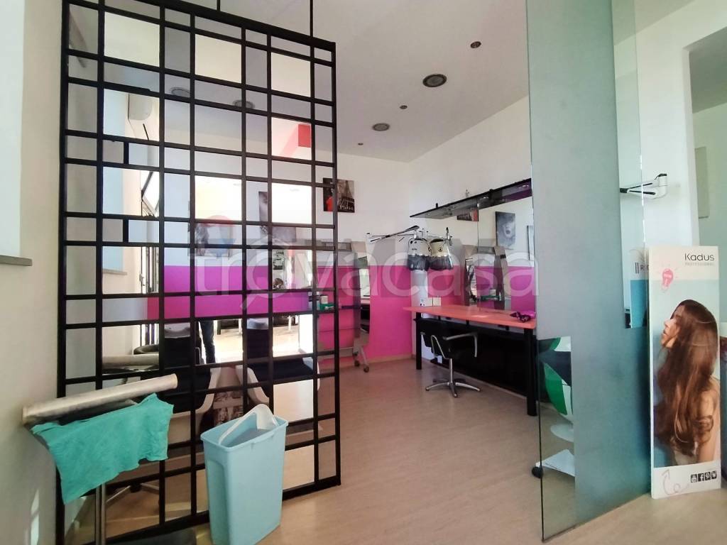 negozio in vendita ad Osimo