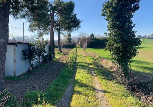 terreno agricolo in vendita ad Osimo in zona Osimo Stazione