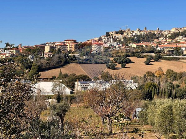 terreno edificabile in vendita ad Osimo