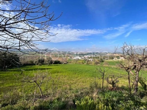 casa indipendente in vendita ad Osimo