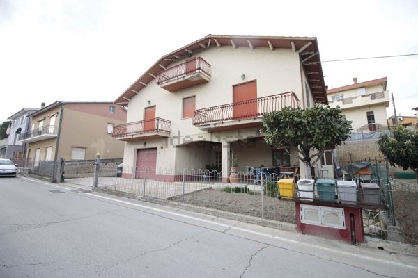 casa indipendente in vendita ad Osimo