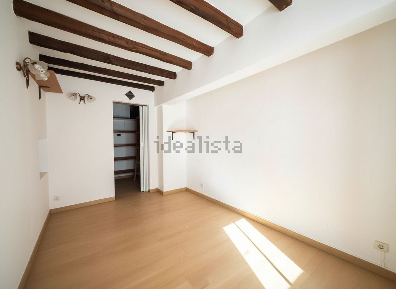 locale commerciale in vendita ad Osimo