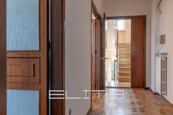 casa indipendente in vendita ad Osimo in zona Santo Stefano