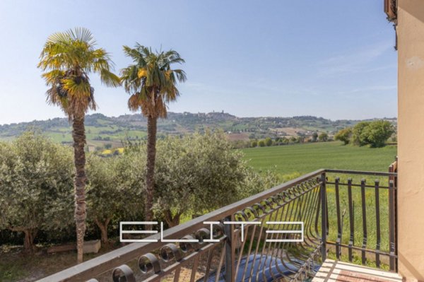 casa indipendente in vendita ad Osimo in zona Santo Stefano