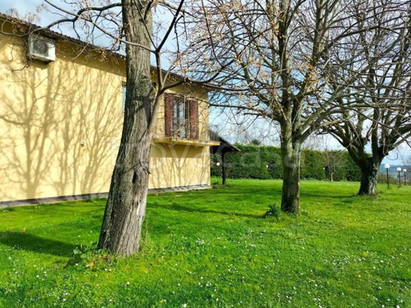 casa indipendente in vendita ad Osimo