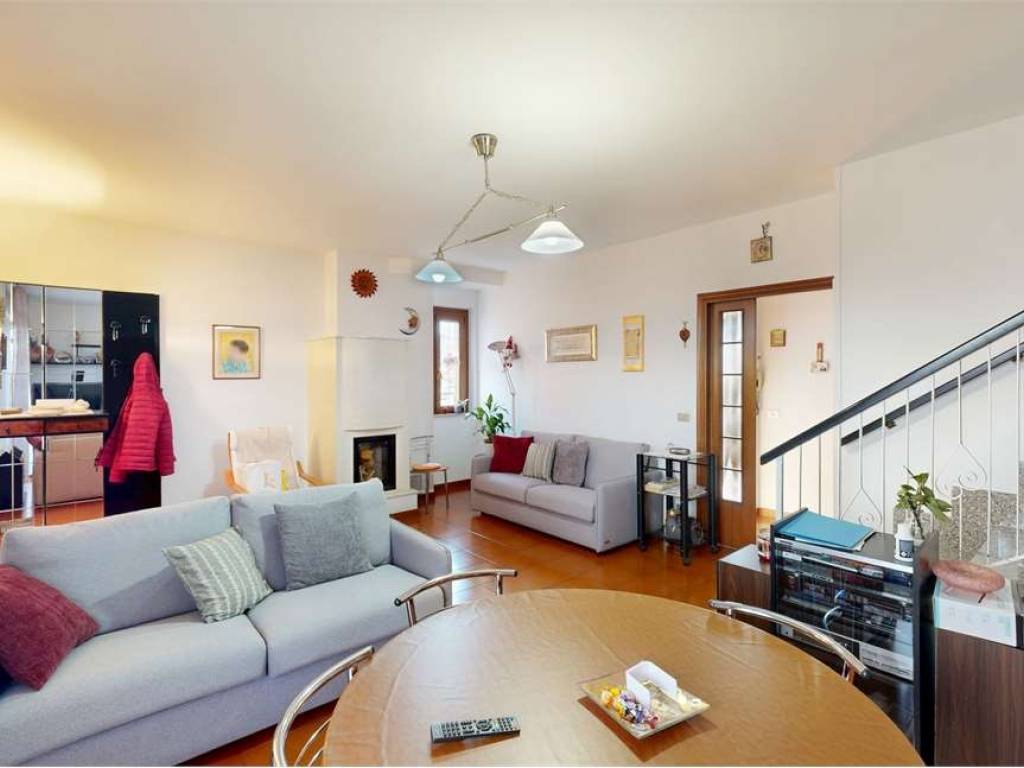 casa indipendente in vendita ad Osimo in zona Osimo Stazione