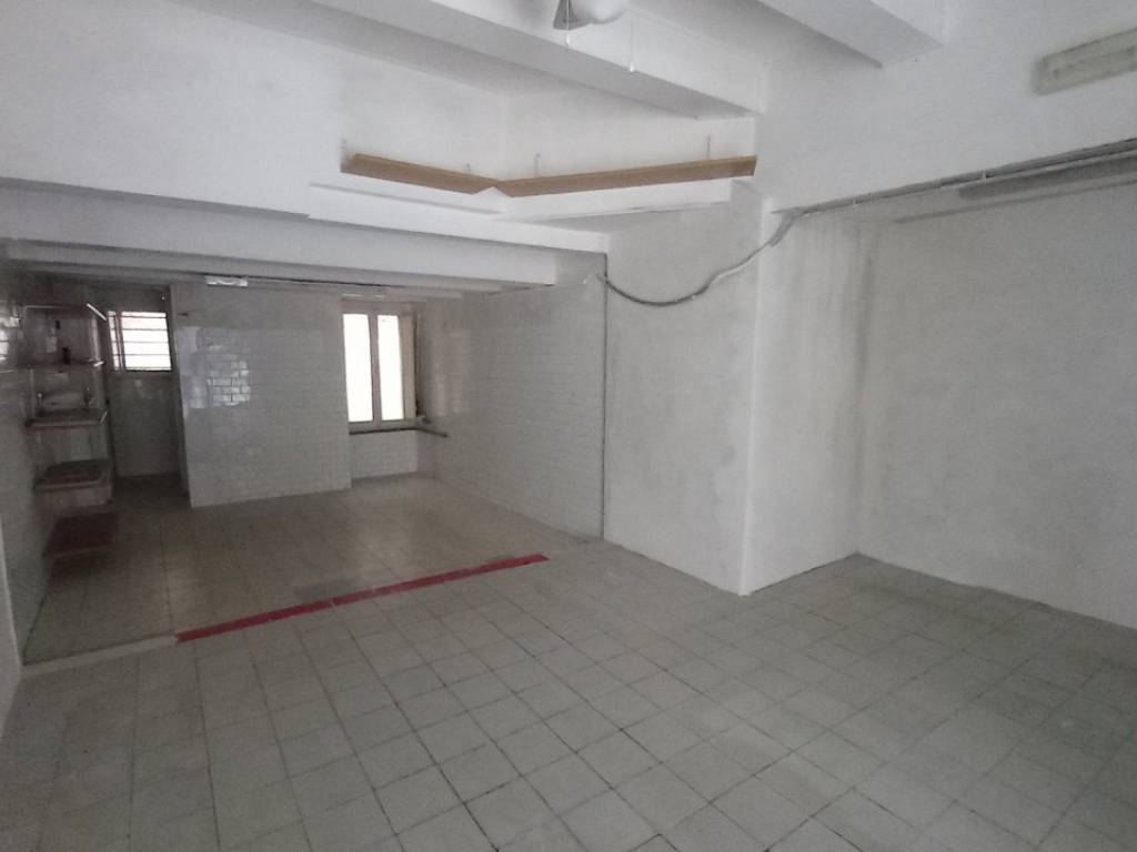 negozio in vendita ad Osimo