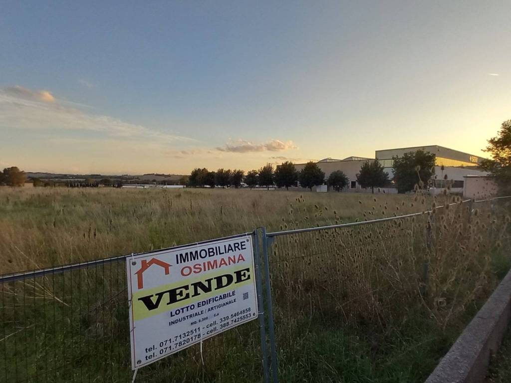 terreno edificabile in vendita ad Osimo in zona Campocavallo