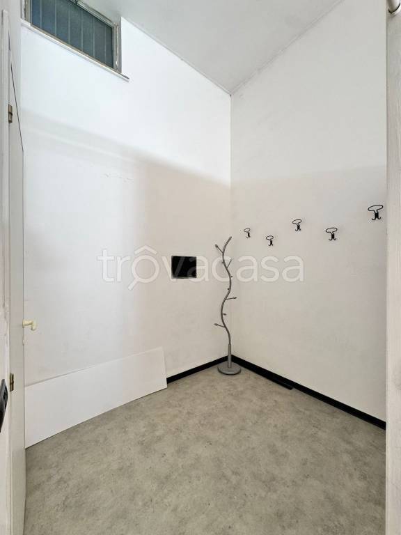 negozio in vendita ad Osimo