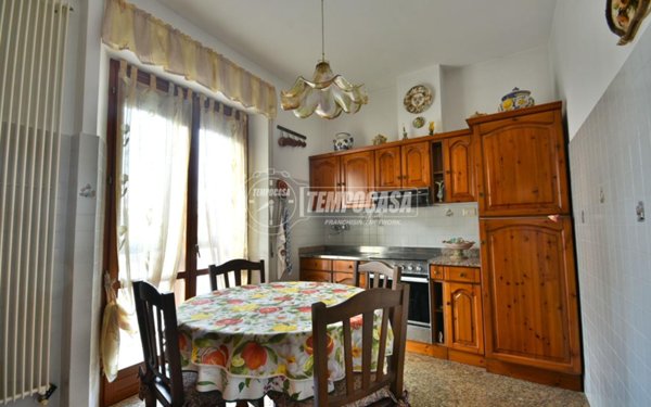 casa indipendente in vendita ad Osimo in zona Osimo Stazione