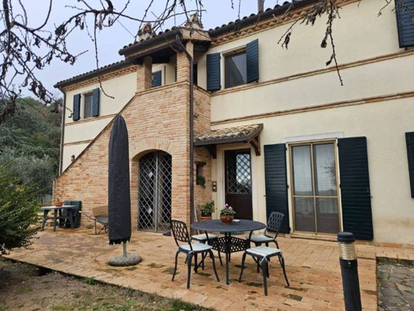 casa indipendente in vendita ad Osimo in zona San Paterniano