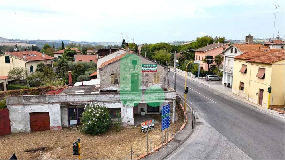 negozio in vendita ad Osimo in zona Padiglione