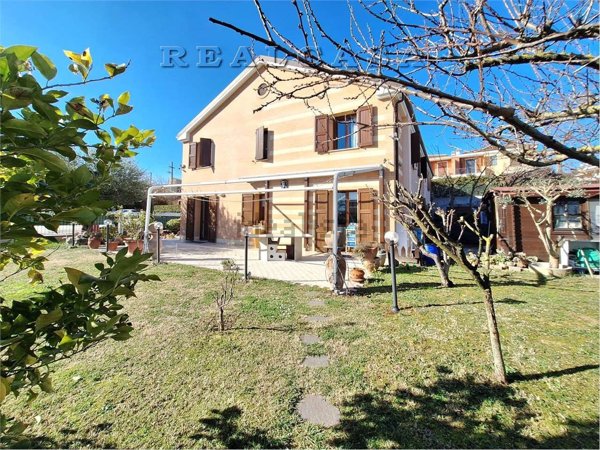 casa indipendente in vendita ad Osimo