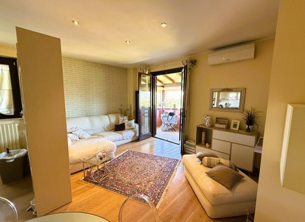 appartamento in vendita ad Osimo in zona Montegallo